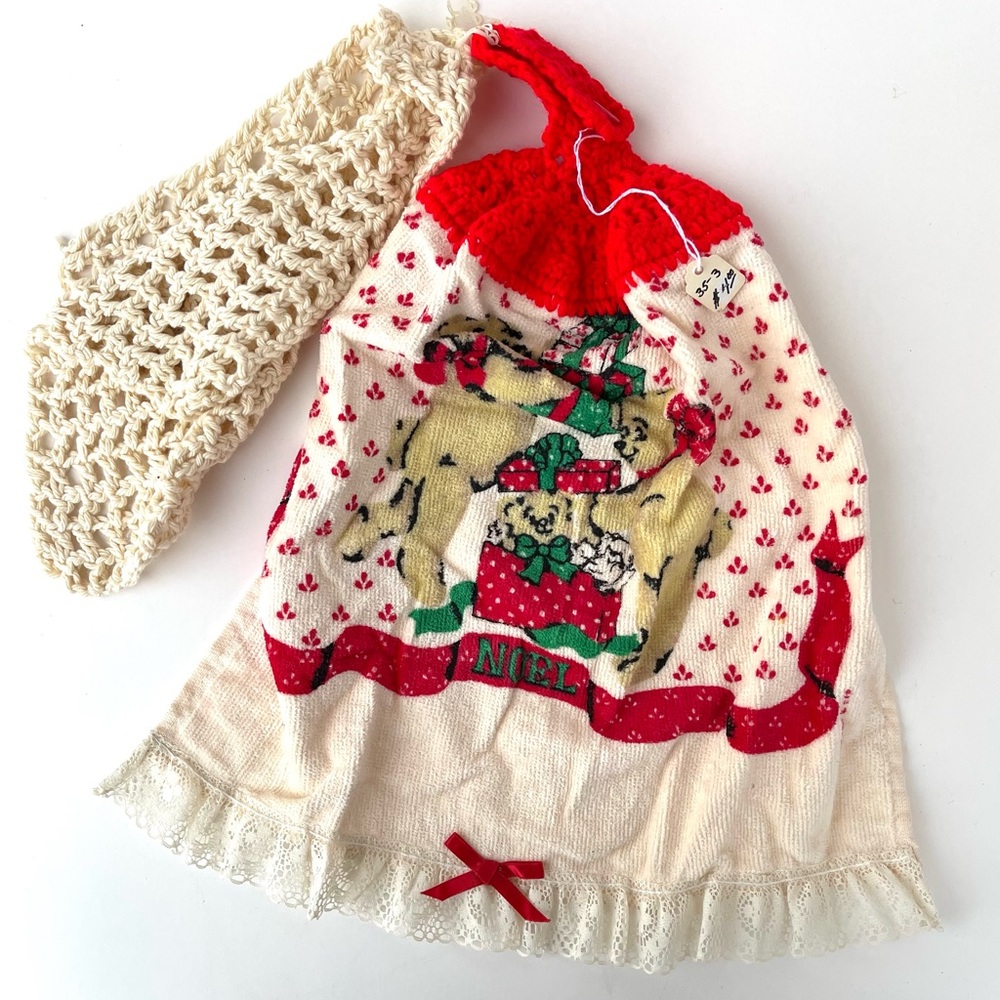 NWT Vintage Christmas Bears Hand Crocheted Kitchen Towel Knit Hand Sewn Lace